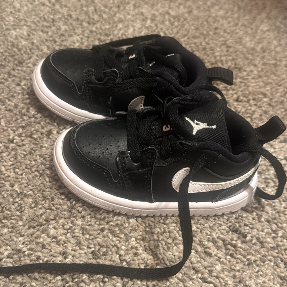 Jordan 1 low kids